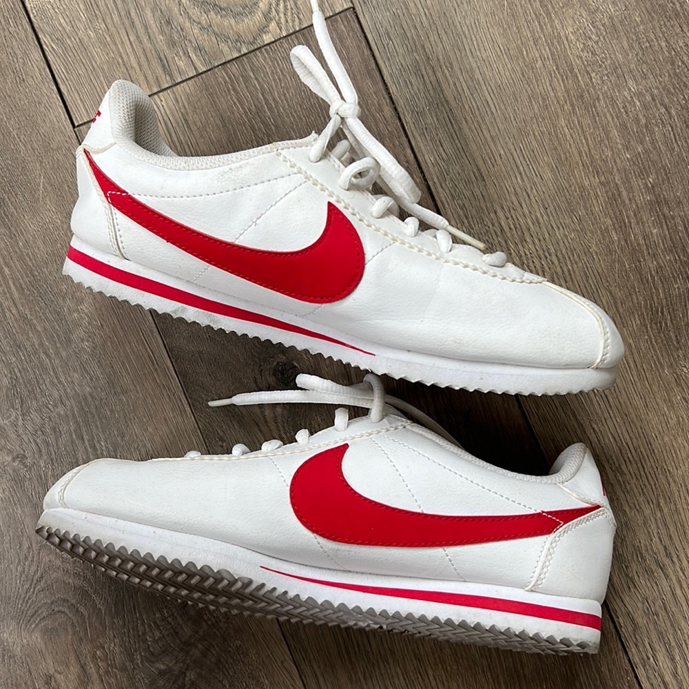 Classic Nike 6.5